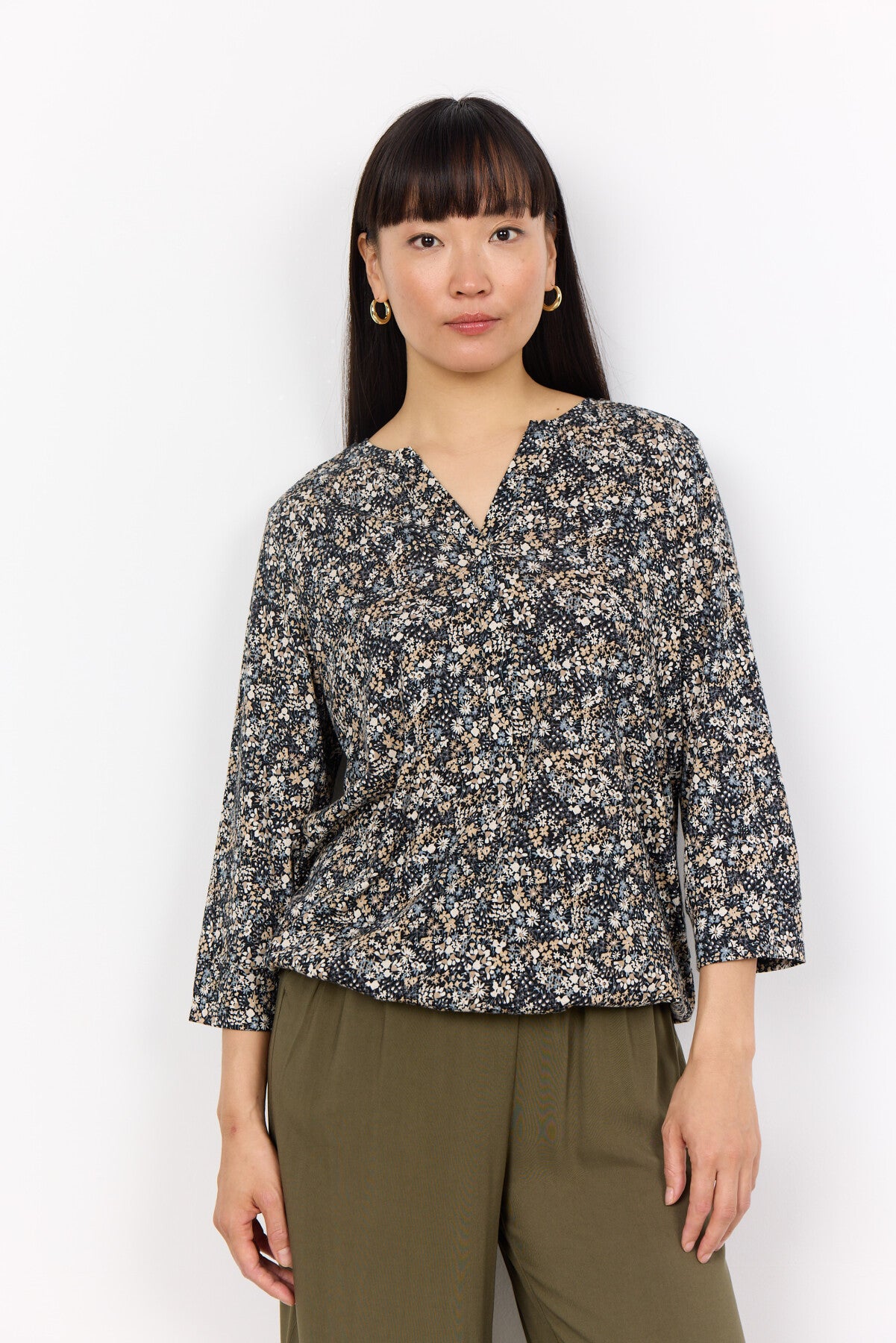 SC-FELICITY AOP 468 Bluse Sort